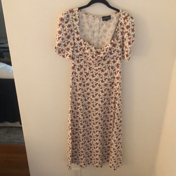 DANIELLE BERNSTEIN Dresses & Skirts - Like New Danielle Bernstein rose midi dress. Very comfy and flattering! (size 4)